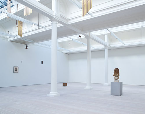 Danh Vō, Homosapiens, installation view (4), Marian Goodman Gallery.