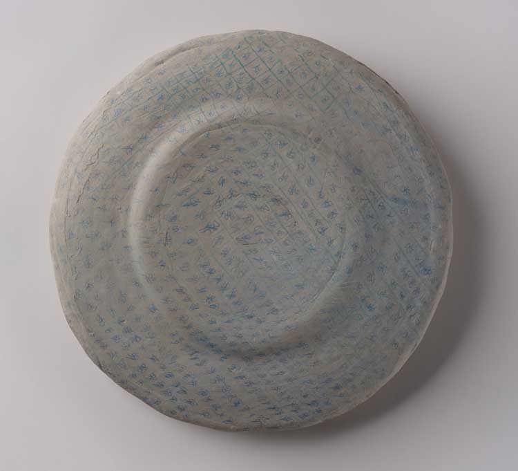 Daphne Wright, Plate – Motif, 2019. Unfired clay and mixed media. Courtesy the artist and Frith Street Gallery, London. Photo: Ashmolean Museum, University of Oxford.