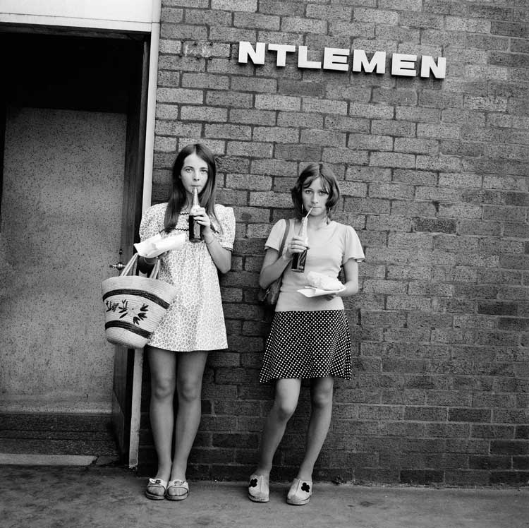 Tom Wood, 'ntlemen, (Cowley, Oxford), 1973. © the artist.