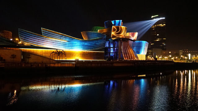 Reflections - 20th anniversary celebrations for Guggenheim Museum Bilbao. Created by 59 Productions. Photo: Justin Sutcliffe.