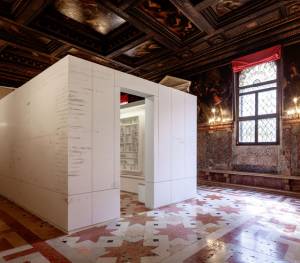 Edmund de Waal, the library of exile, 2019. Ateneo Veneto. Part of Psalm, an exhibition in two parts at the Jewish Museum and Ateneo Veneto, Venice. © Edmund de Waal. Courtesy of the artist. Photo: Fulvio Orsenigo.