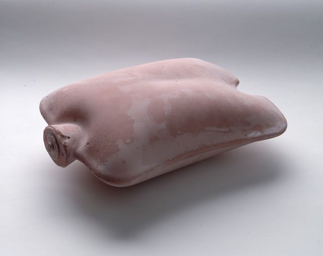 Rachel Whiteread. Untitled (Pink Torso), 1995. Pink dental plaster, 10 x 17.5 x 27.5 cm. Courtesy the artist and Gagosian. © Rachel Whiteread. Photograph: © Tate (Seraphina Neville and Mark Heathcote).