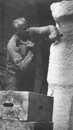 Fritz Wotruba working on the unfinished Standing Figure, 1975. Carrara-marble, 211 x 62.5 x 69 cm. Belvedere Vienna, permanent loan from Fritz Wotruba Privatstiftung. Photograph: © Fritz Wotruba Privatstiftung.