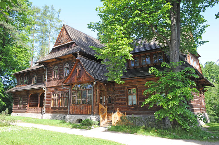 Willa Koliba, designed by Stanisław Witkiewicz, 1892–3, with west extension wing designed by Tadeusz Prauss, 1901. Image courtesy Tatra Museum, Willa Koliba © Dawid Moździerz.