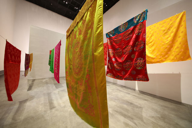 Kimsooja. A Laundry Woman, 2000. Image courtesy Yinchuan Biennale.