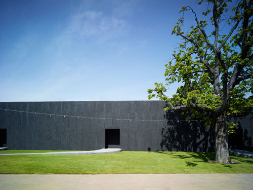 Serpentine Gallery Pavilion 2011. 
      Designed by Peter Zumthor. © Peter Zumthor. Photograph: John Offenbach.