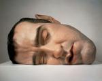 Ron Mueck. Mask II, 2001. Mixed media. Anthony d’Offay, London. © Ron Mueck. Photograph courtesy of Anthony d’Offay, London. Exhibition Ron Mueck, Fondation Cartier pour l’art contemporain, Paris, 2013.